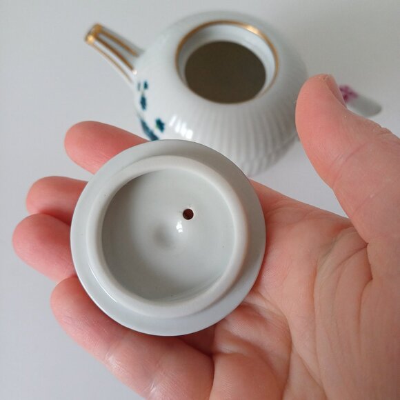 Stunning 1985 Franklin Mint FÜRSTENBERG Fine Porcelain Mini Teapot 6'' x 3.5'' - Picture 11 of 15